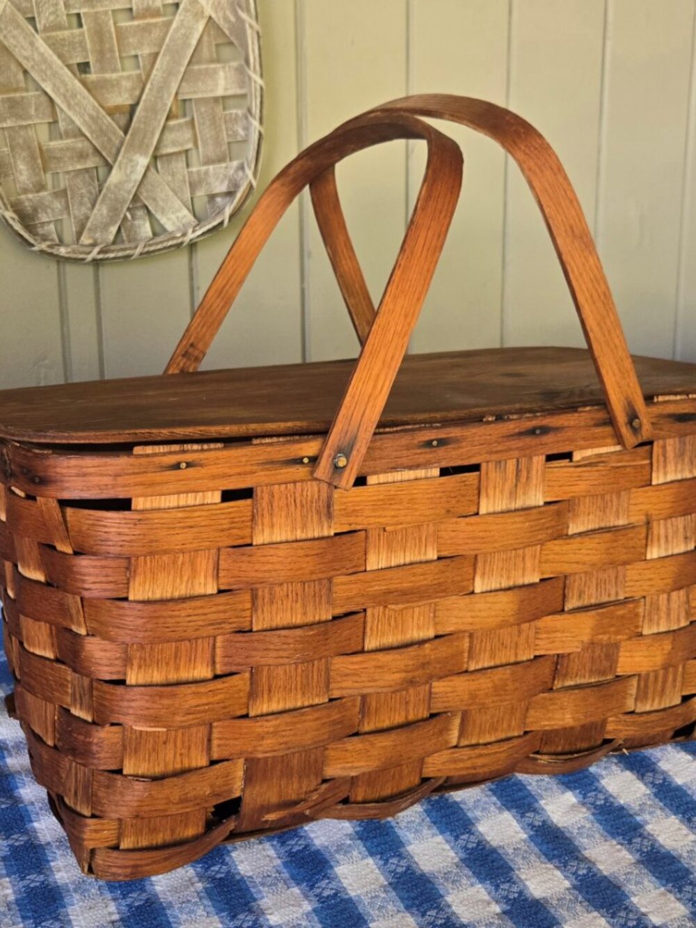 Vintage Large Wicker Picnic Basket w/ Lid & Handles